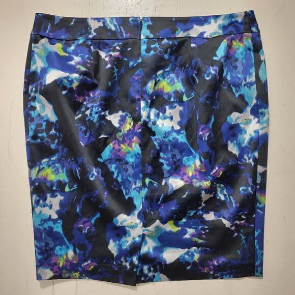 Reitmans Silky Colourful Skirt - Picture 3 of 7
